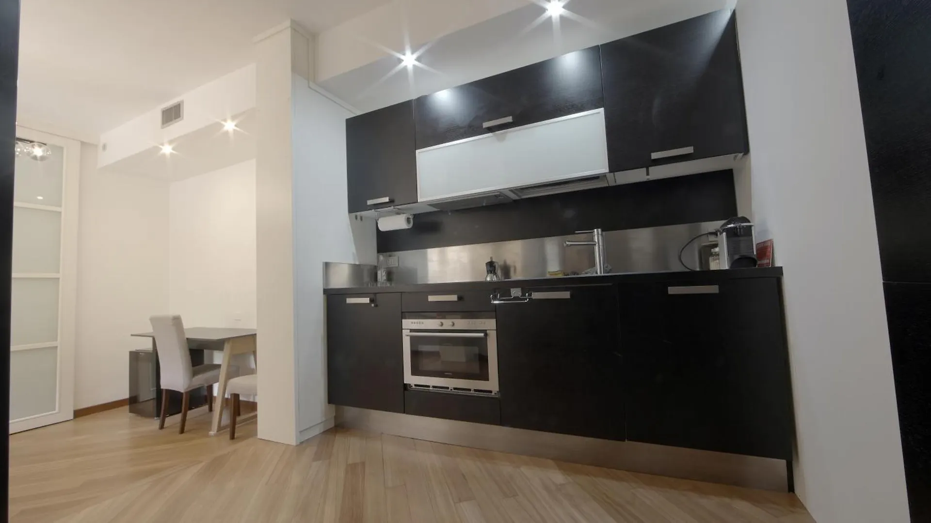 Trilocale Milano Centro Apartment Italy